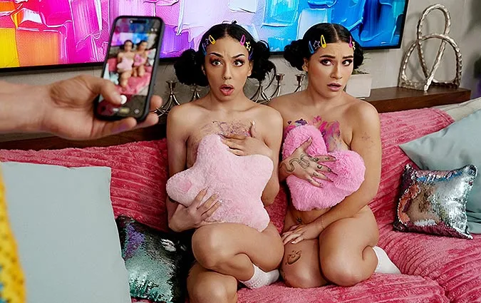 [StepSiblings] Bianca Bangs, Delilah Dagger (Two Pussies, One Dildo, and a Cock: A True Work of Art)